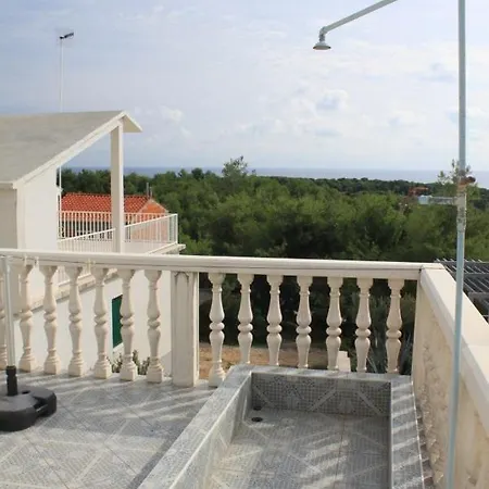 Rukavac 8838b Apartment