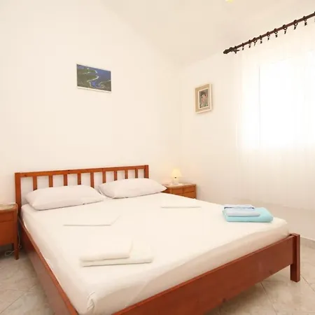 Rukavac 8838b Apartment Vis
