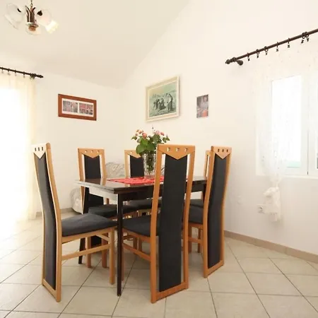 Rukavac 8838b Apartment Vis